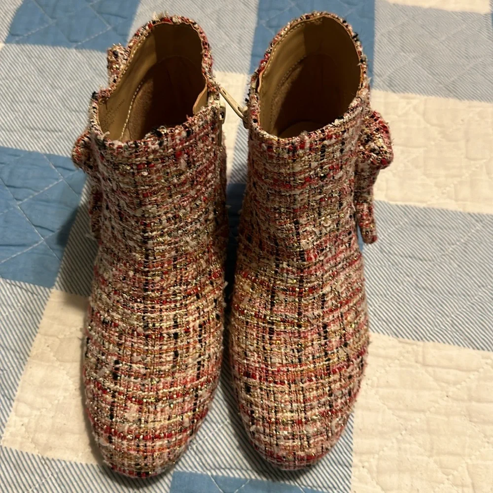 NWOB Little Girls' Savvy Pink Tweed Bow Booties